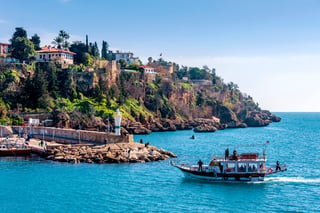 أنطاليا مطلة على البحر في تركيا